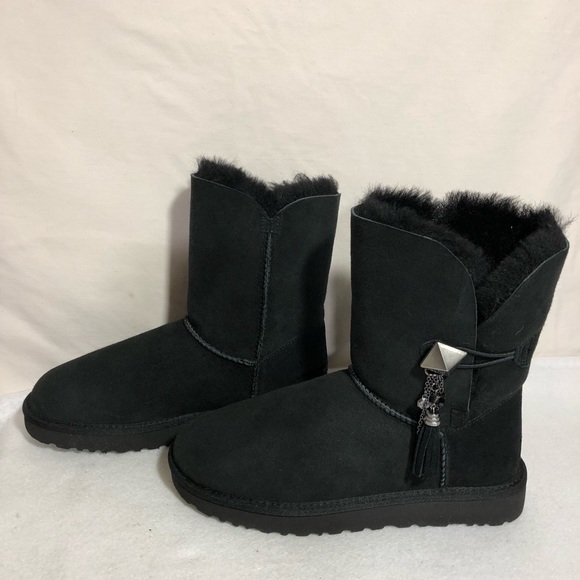 UGG Shoes - Sz 6 Ugg Lilou Charms Tassel Short Boots